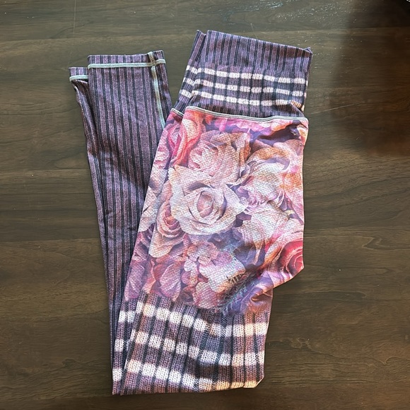 Niyama Sol Barefoot Leggings size small - Picture 2 of 2